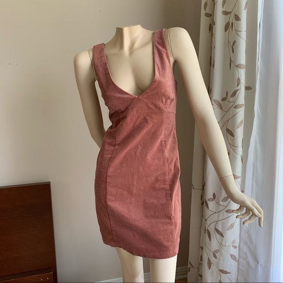 Pink velvet dress from forever 21 - Picture 4 of 9